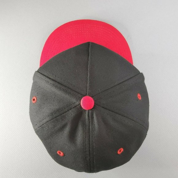 Fender Guitar Black SnapBack Baseball Cap Red Brim Youth - Picture 7 of 7